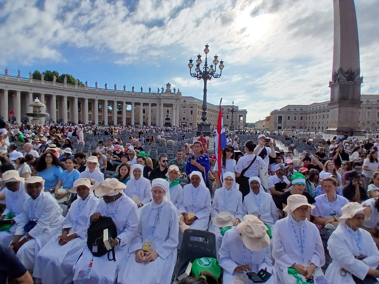 Petites sœurs des Pauvres au Jubilé des jeunes à la place Saint Pierre de Rome